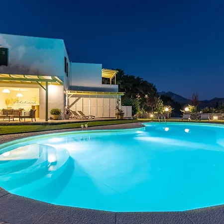 Palatiana Agriturismo-philoxenia 아파트 *